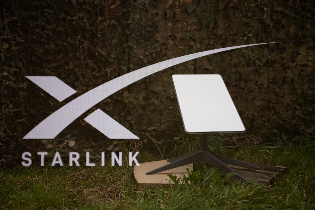 部落2023年引入星鏈（Starlink）網絡服務。路透社
