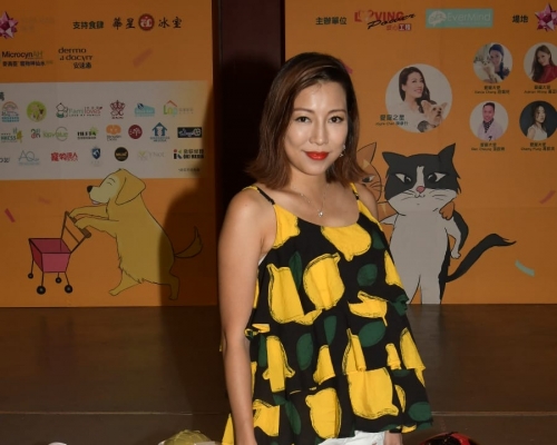 關伊彤挺35周巨肚出席活動。