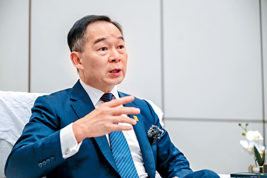 刘建德认为企业支援对院校吸引学生报读十分重要，有助学生在学时已知悉企业的运作模式，令他们毕业后可马上投入职场。