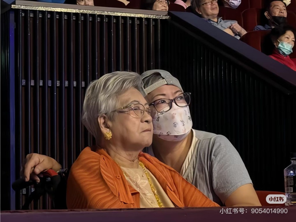 蔡琴92歲的母親亦有到場欣賞女兒的演唱會。 蔡琴92歲的母親亦有到場欣賞女兒的演唱會。