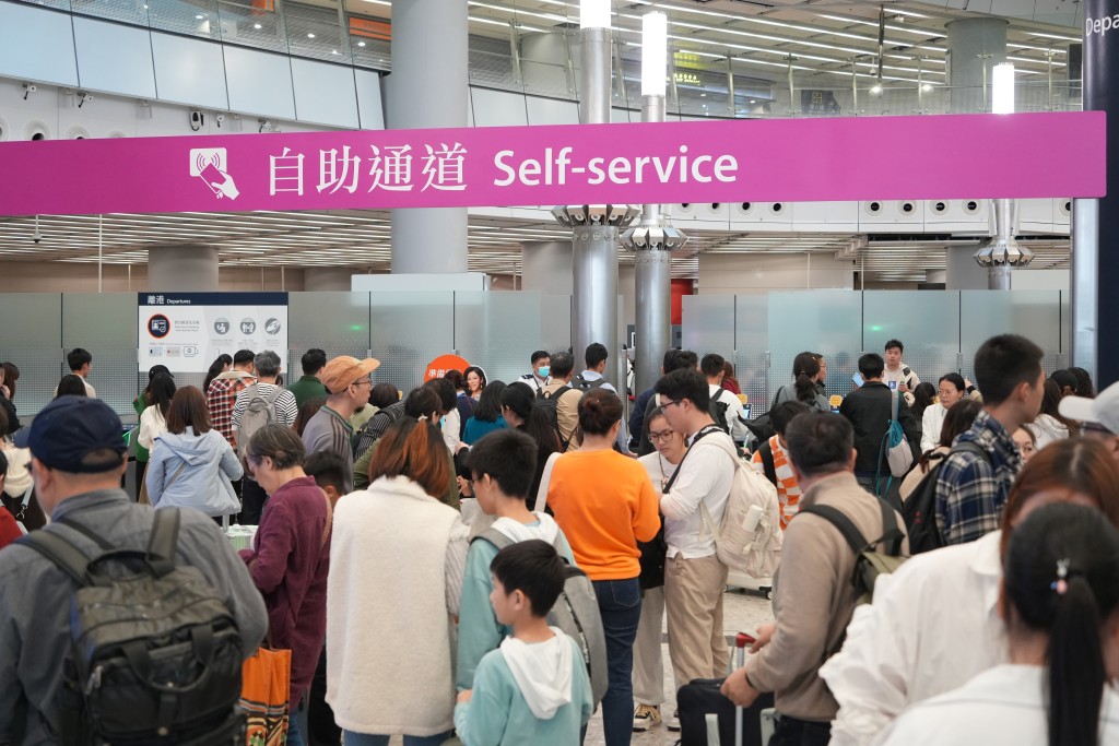 港人到「紅山6979」可選擇乘搭高鐵往返西九龍站。資料圖片
