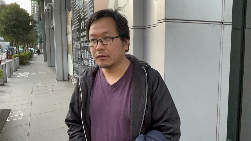 徐滿柑離開廉署總部。曾志恆攝