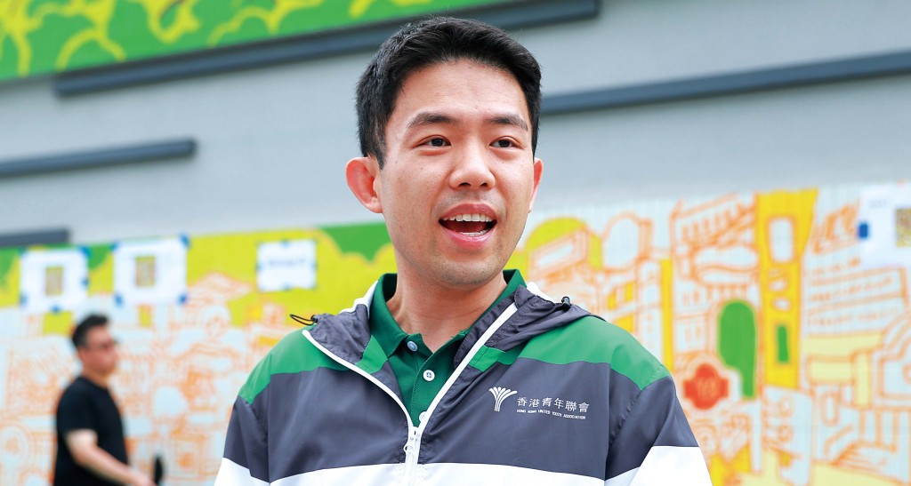 ▲評審香港青年聯會主席蔡曜陽認為比賽有助小朋友學習如何觀察生活、思考環保。
