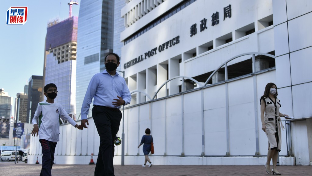 香港郵政今日（26日）公布，由中國郵政、澳門郵電局及其他海外郵政機關發行的精選集郵品，將於周四（29日）起發售。資料圖片