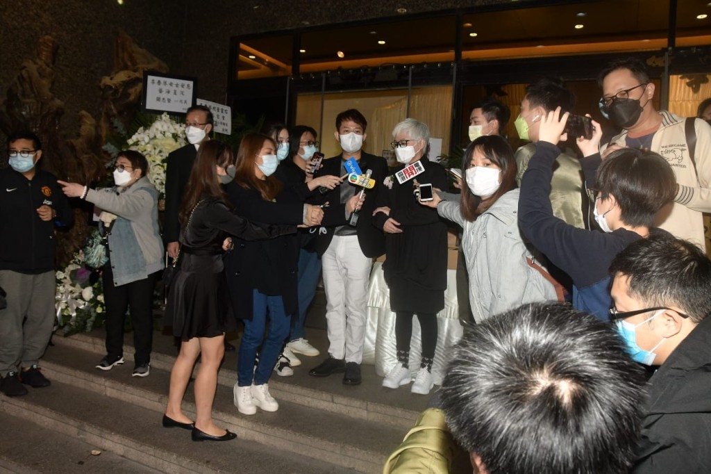 琴姐女兒蕭紫筠及契仔接受訪問。