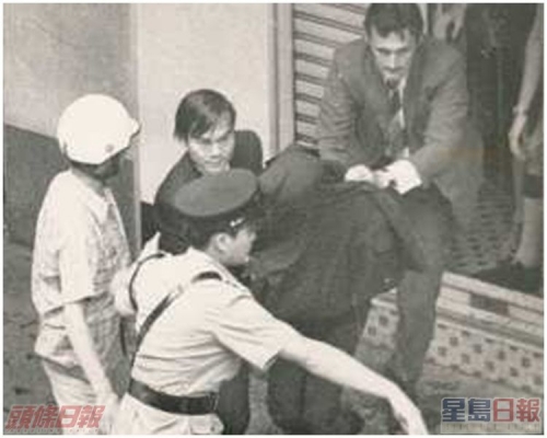 警員迅速衝入銀行內將劫匪拘獲。資料圖片
