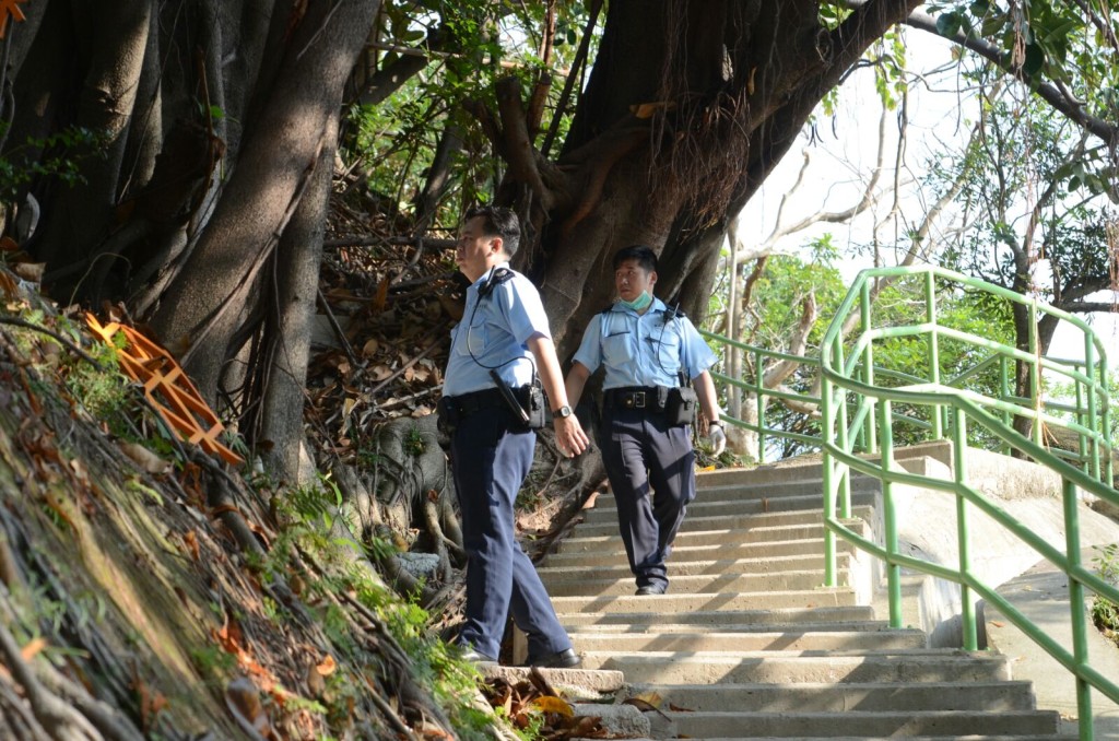 男子深水埗山坡焚死亡,被晨運人士發現。