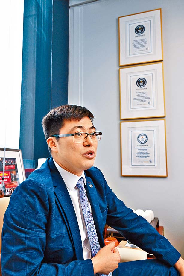 立法會議員顏汶羽博士連續第二年成為香港龍獅節召集人，期望能為社會帶來繁榮昌盛的祝福。