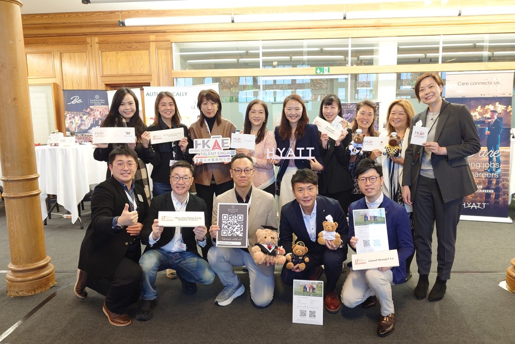 人才辦聯同香港賽馬會及五家酒店代表走訪當地知名酒店管理學府，期間參與多場招聘活動。