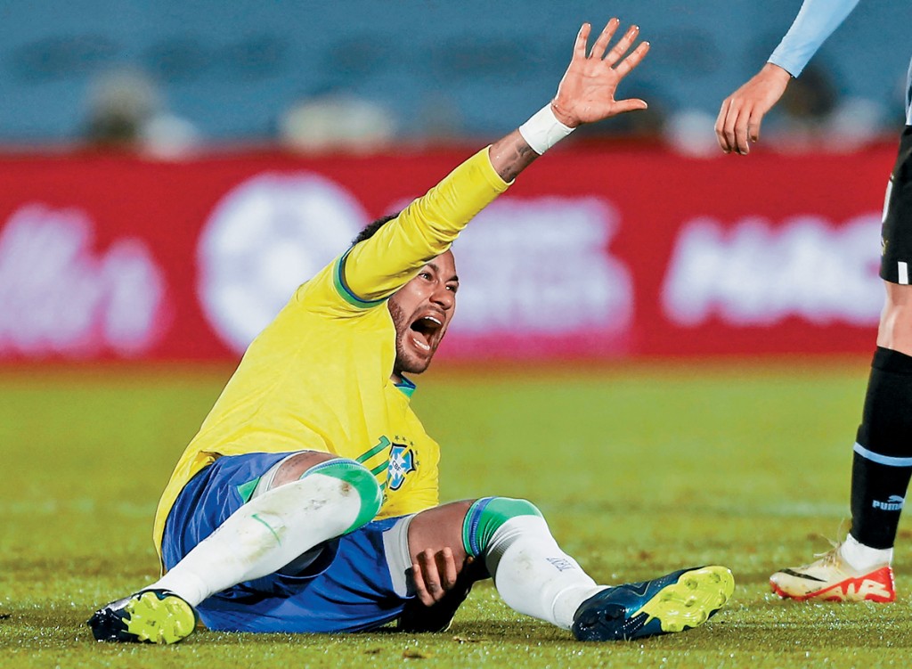 尼马因伤退出巴西队。