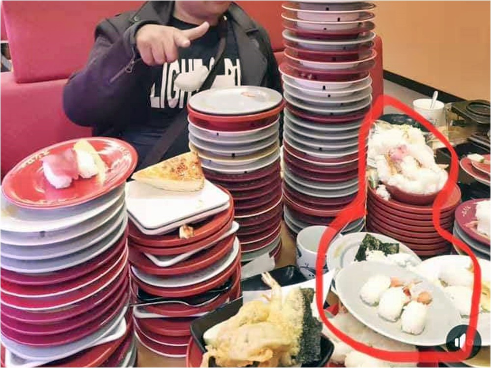 亦有網民分享指,有客人只吃魚生,留下大量醋飯。facebook爆廢公社二館圖片