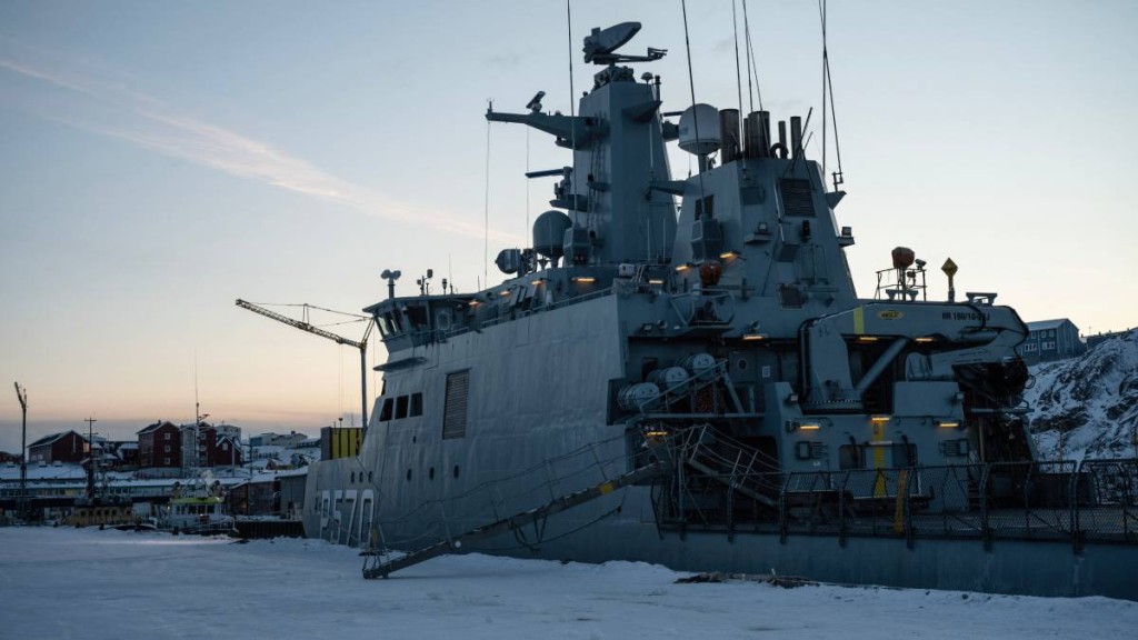 丹麦政府一度下令准备在必要时炸毁当地主要机场的跑道，以阻美军战机降落。（法新社）