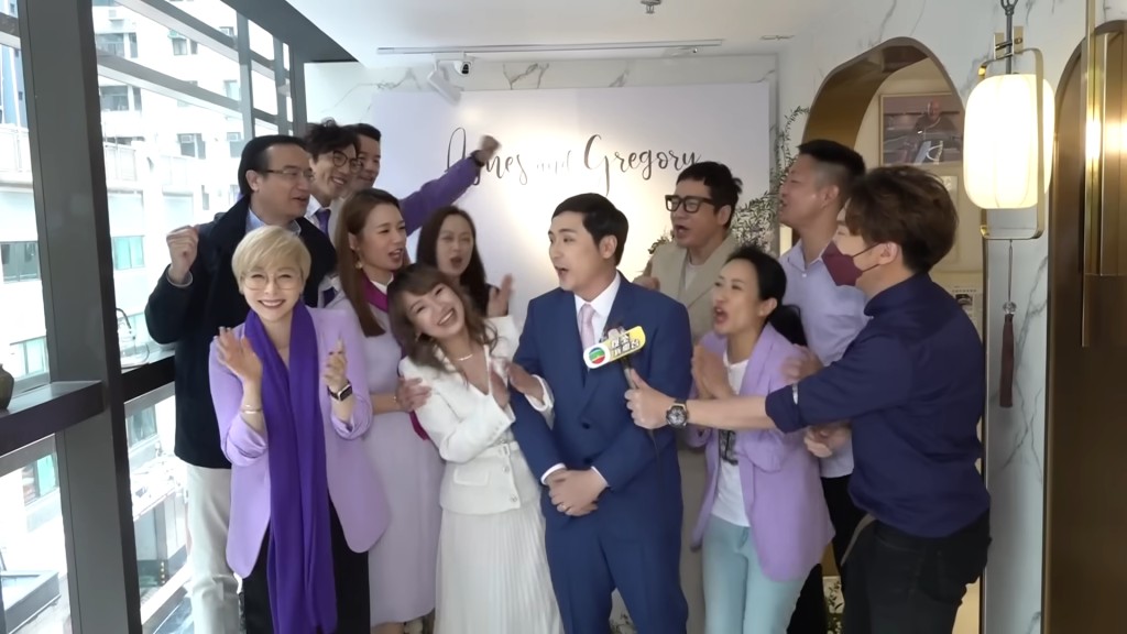 《爱．回家之开心速递》一班演员都有出席李泳豪婚礼。  ​