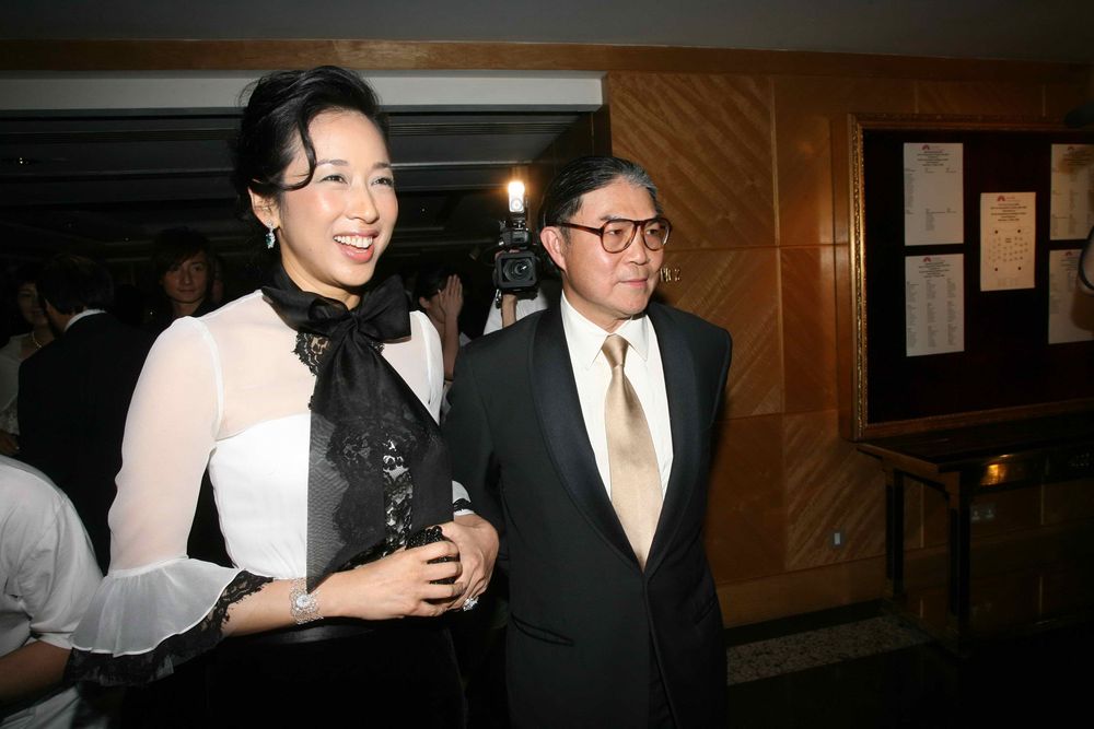 朱玲玲與霍震霆於2004年離婚。