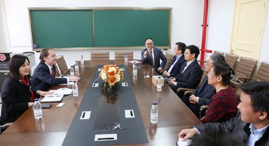 魯維思一行與元培學院師生座談現場。網上圖片