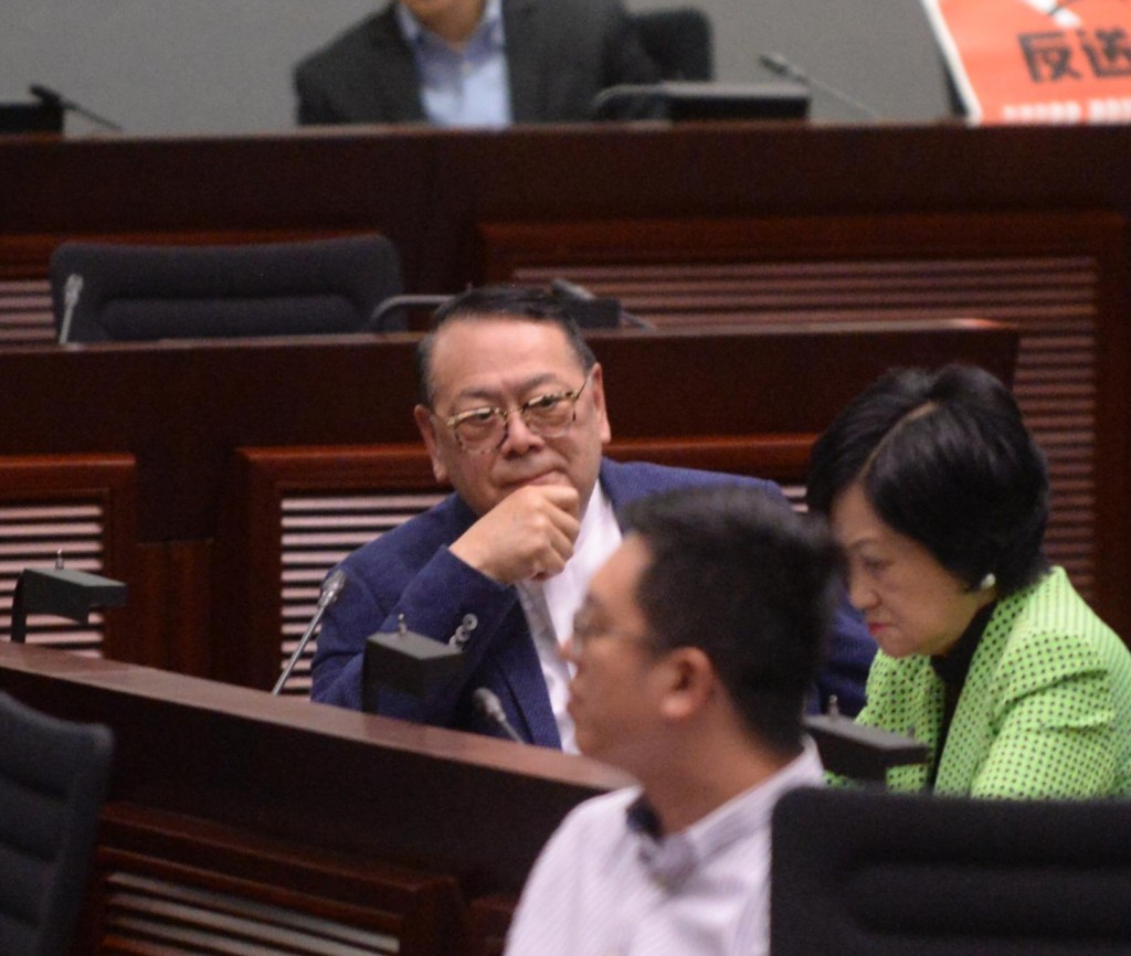 建制派要求由石禮謙主持選出主席