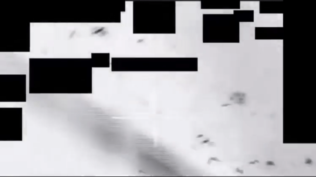 美国战争部公开F-16战机击中UFO爆炸的画面。