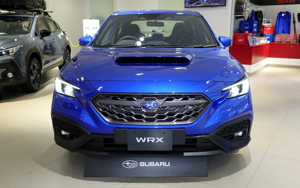 富士Subaru WRX四门手波版六边形鬼面罩镶有蜂巢式透气栅格