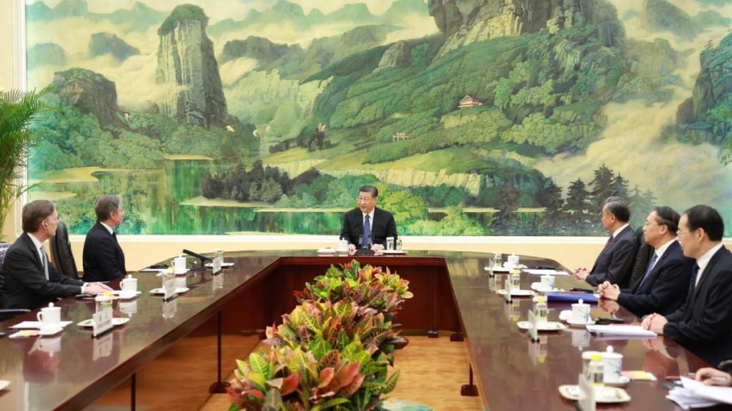 习近平在北京人民大会堂会见美国国务卿布林肯。（Hua Chunying 华春莹@X）