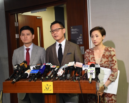 公民黨促政府解決公屋輪候時間趨增問題。