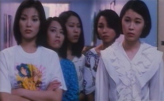 《深圳公路搶車劫殺之六魔女》根據1993年「張小建搶車殺人案」改編,彭丹(左)以美色殺人。 《深圳公路搶車劫殺之六魔女》根據1993年「張小建搶車殺人案」改編,彭丹(左)以美色殺人。