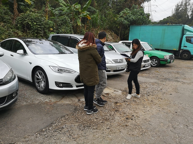 屯門興富街一個露天停車場發生刑事毀壞案 攝 記者 梁國峰
