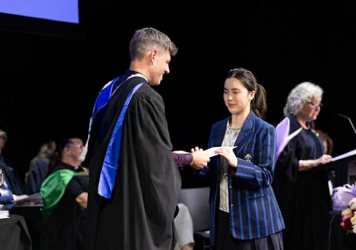 姚焯菲獲學校頒發學術獎項'Academic High Distinction',相當厲害! 姚焯菲獲學校頒發學術獎項'Academic High Distinction',相當厲害!