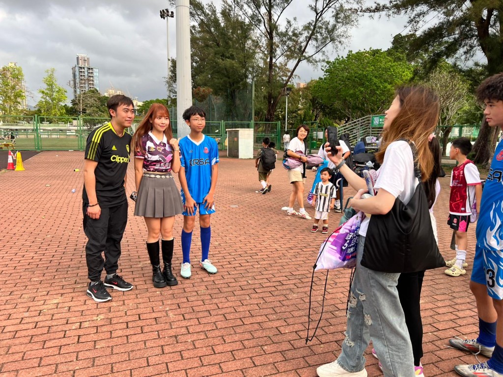 吳梓清未知玩唔玩螢花S3。