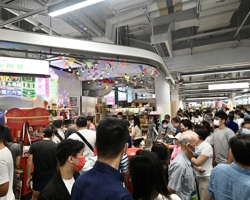活化後的中環街市現正試業。資料圖片