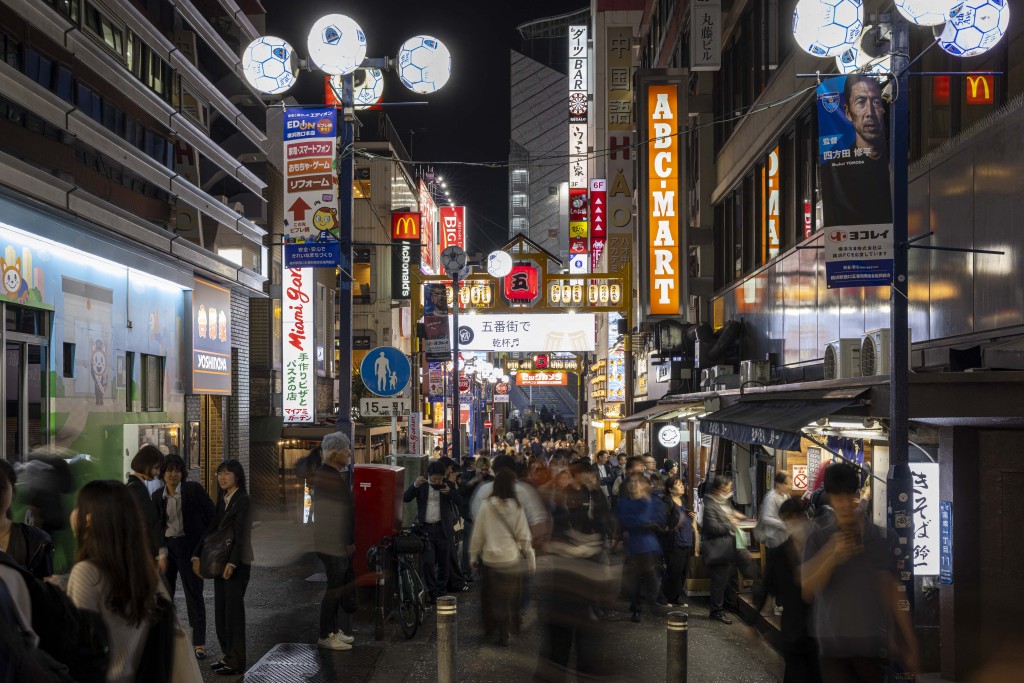 日本有酒吧的女店長及女員工,遭41歲男熟客持刀刺死。法新社示意圖 日本有酒吧的女店長及女員工,遭41歲男熟客持刀刺死。法新社示意圖