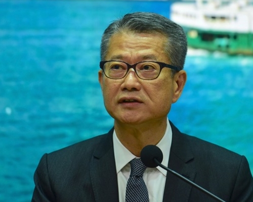 陳茂波派發1萬元現金將在下月底開始接受登記。
