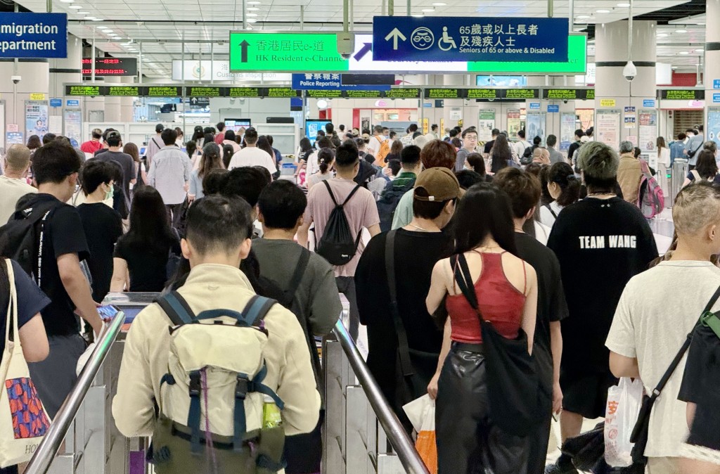 深圳8大口岸新年出入境實時人流！福田/蓮塘/羅湖/深圳灣口岸 