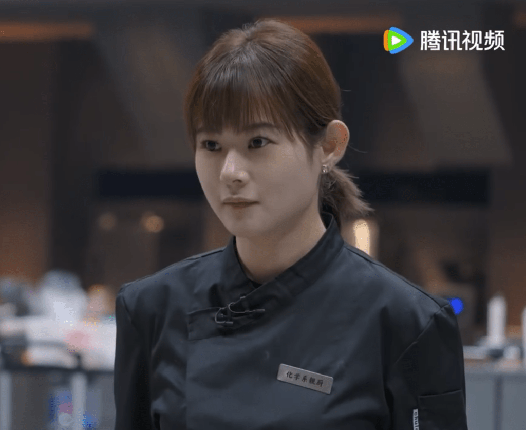 7. 小廚︰香港靚女廚參賽