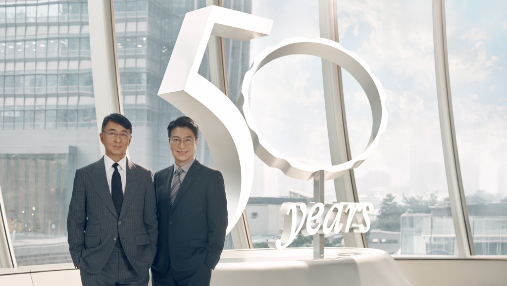 恒基兆业地产集团主席李家杰(左)及李家诚(右)。