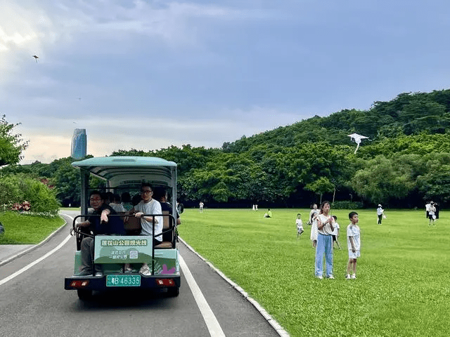 觀光線全部採用環保電動車運營。