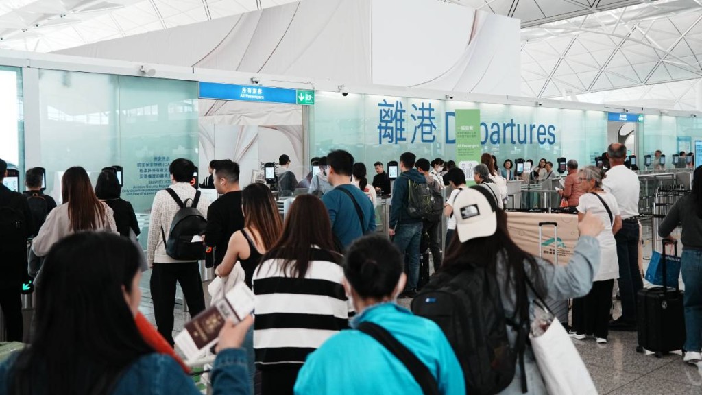 中日交惡，沒有影響港人到日本旅遊的意欲。星島