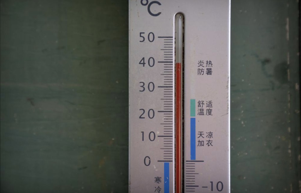 2022年8月某日，重庆龙泉市中午前录得摄氏40度高温。 资料图片