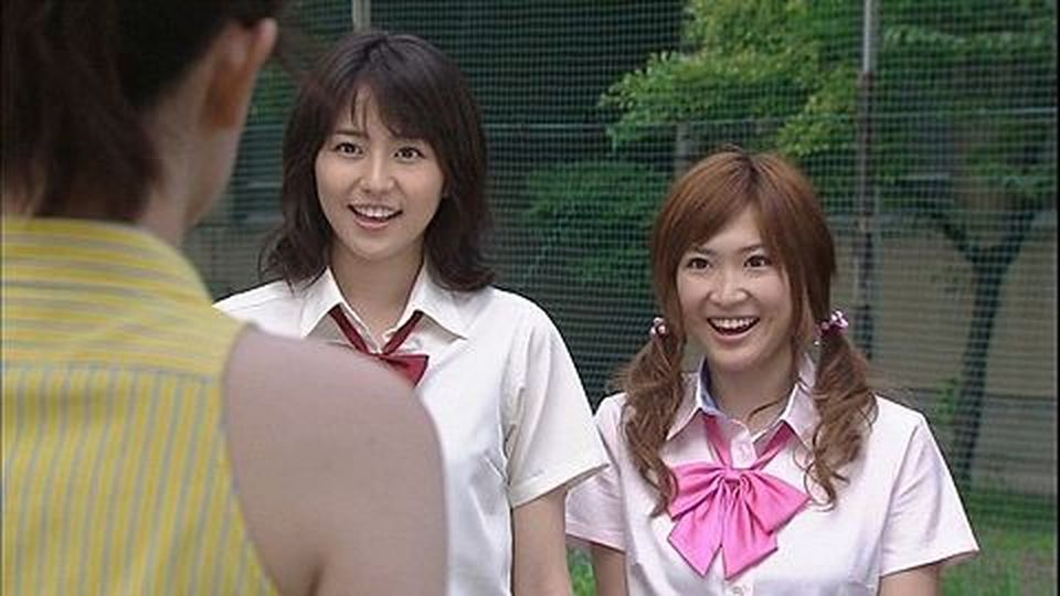 16年前《東大特訓班》中,長澤正美與紗榮子分別飾演學生「水野直美」及「小林麻紀」。