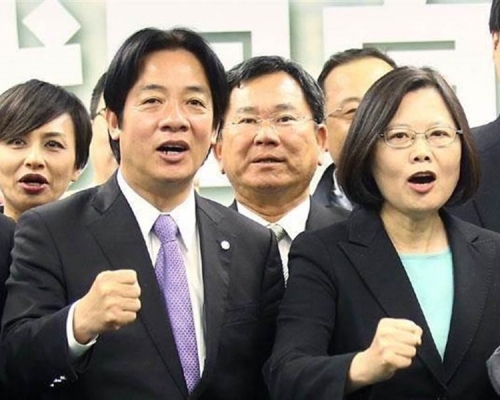 蔡英文以「蔡賴配」參加明年的總統大選尋求連任。