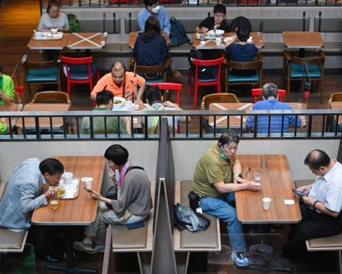 根據衛生署昨晚公布確診患者的潛伏期最新行蹤，多3家食肆上榜。