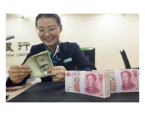 人民币继续贬值，走资压力持续。中新社