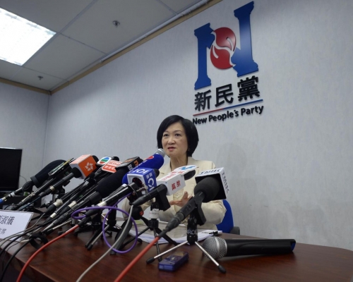 葉劉淑儀指,自己完全沒有必要辭職。