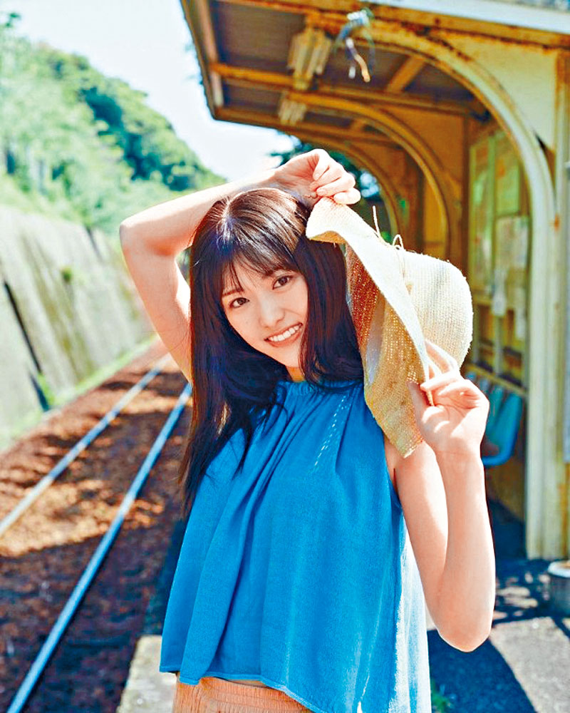 松村沙友理被爆去年撻着網紅HIKARU。