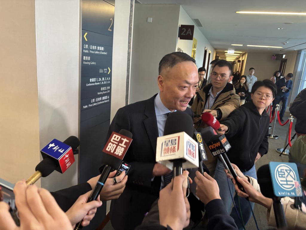 吳永嘉表示,兩位候選人所得票數十分接近,均獲眾多議員支持,形容此次論壇「非常平和理性」。郭文卓攝 吳永嘉表示,兩位候選人所得票數十分接近,均獲眾多議員支持,形容此次論壇「非常平和理性」。郭文卓攝