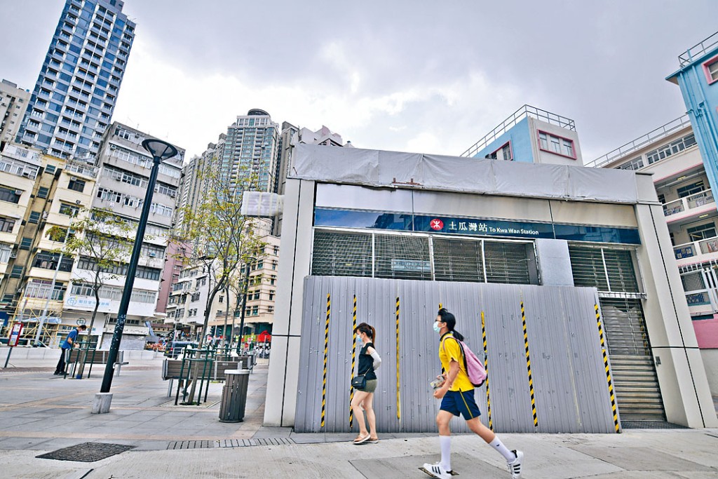 屯馬綫通車後，兩巴沿綫巴士路綫客量料受影響。