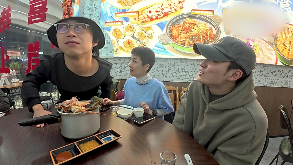 坤哥食到反白眼。