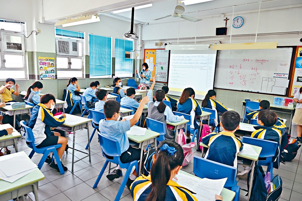 教育局向全港公營小學發通告指，若獲「派0班」的小學選擇合併方案，而學生毋須經當局安排下轉校，將獲發100萬元額外津貼。