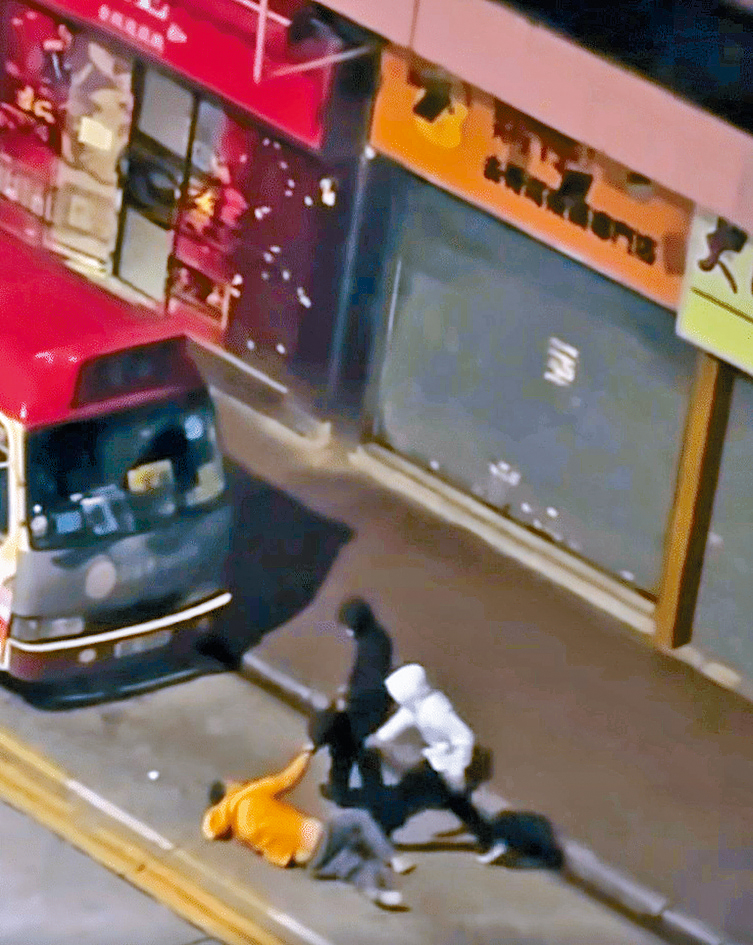 元州街街头企图抢劫案，警方前日拘捕两名年仅15及16岁的非华裔涉案少年。