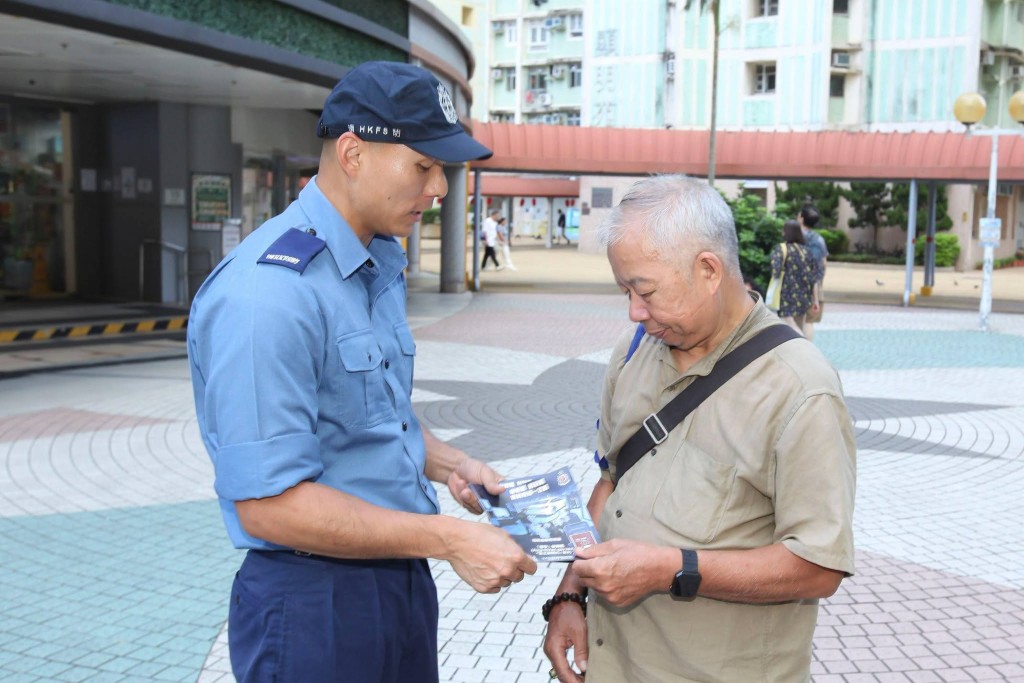 消防處在區內加強教育宣傳,提醒市民非法加油活動的危險性。消防處fb圖片 消防處在區內加強教育宣傳,提醒市民非法加油活動的危險性。消防處fb圖片