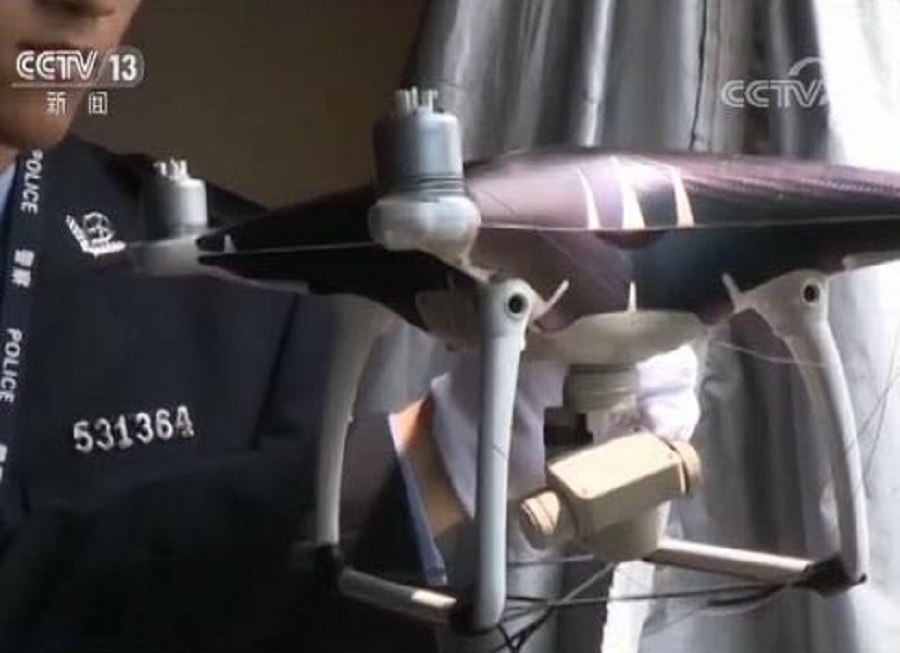 深圳海關揭集團利用無人機拉繩索從香港走私手機。網上圖片